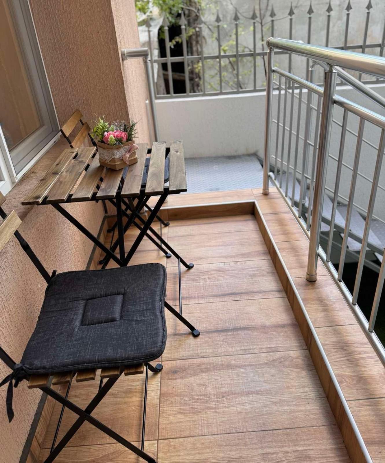 Goldy Central Beach Apartment With Private Garden Burgas Exterior foto