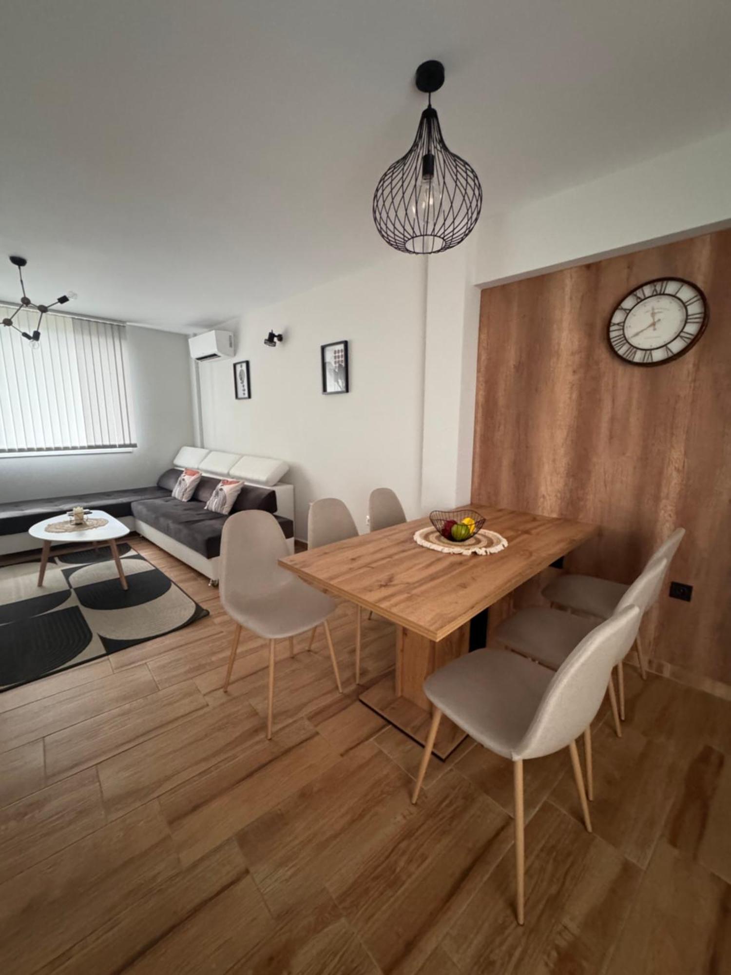 Goldy Central Beach Apartment With Private Garden Burgas Exterior foto