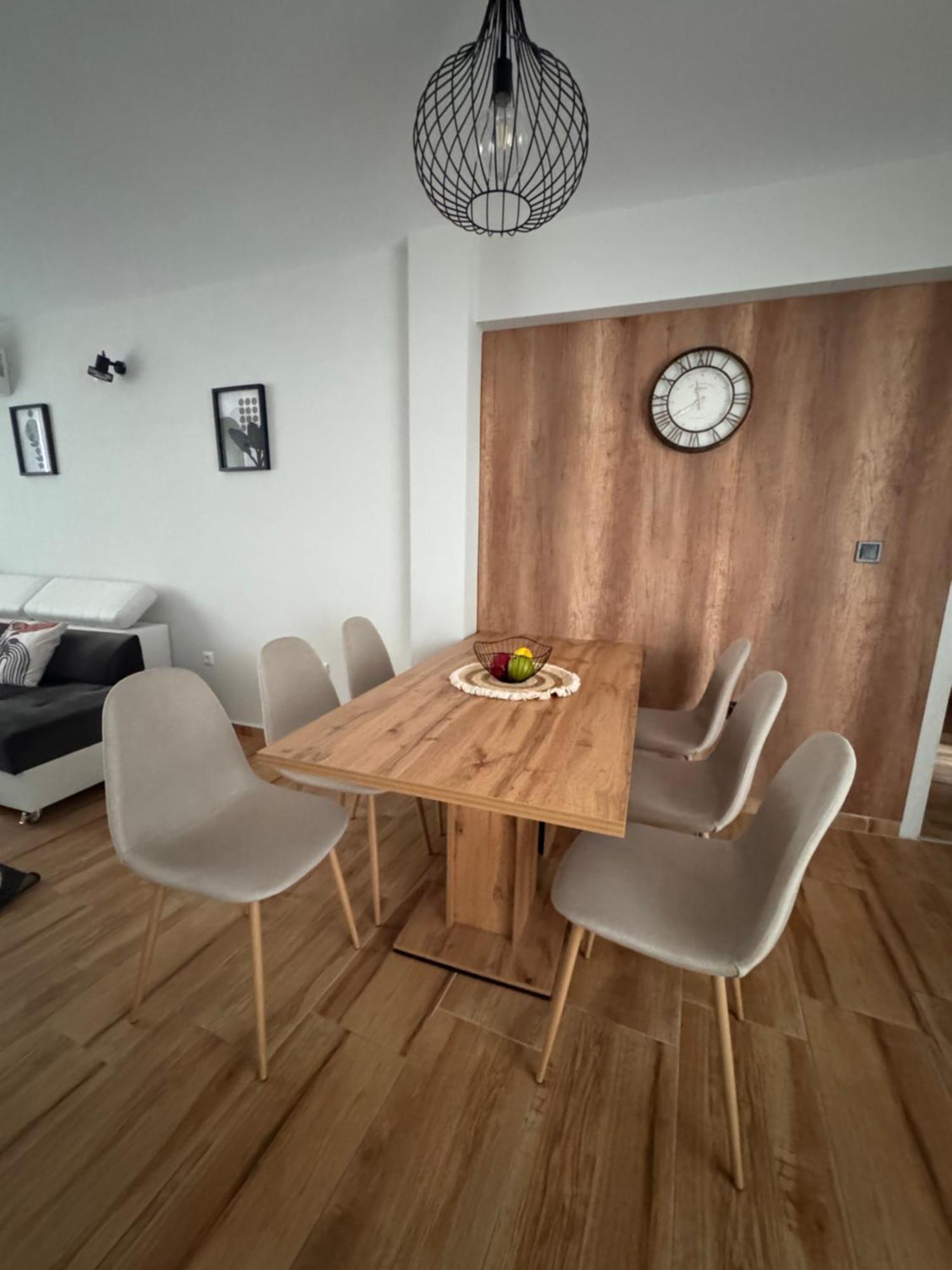 Goldy Central Beach Apartment With Private Garden Burgas Exterior foto